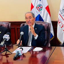 MESCYT juramenta a tres nuevos miembros del CONESCYT