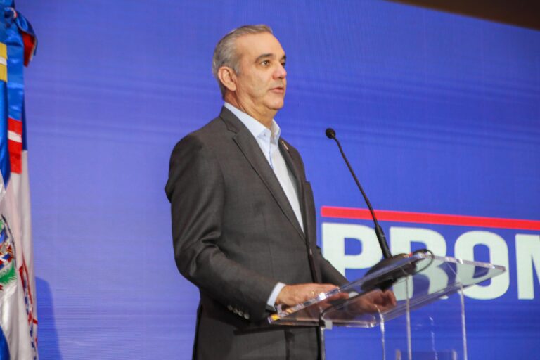 José Soliman consulta al presidente Luis Abinader sobre el impacto del programa “Gobierno Contigo”