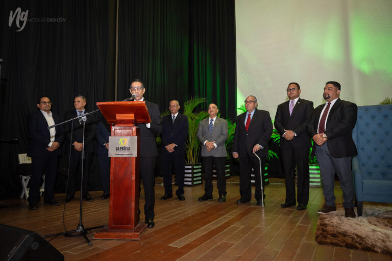 Grupo de Amigos “La Peñita” otorga reconocimiento a Don Pablo Grullónpor su destacada trayectoria y legado en la provincia Espaillat