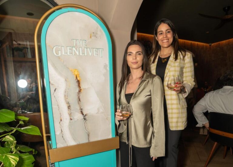 Pernod Ricard celebra velada especial para la prensa en el marco de su campaña «Estrellas de Navidad