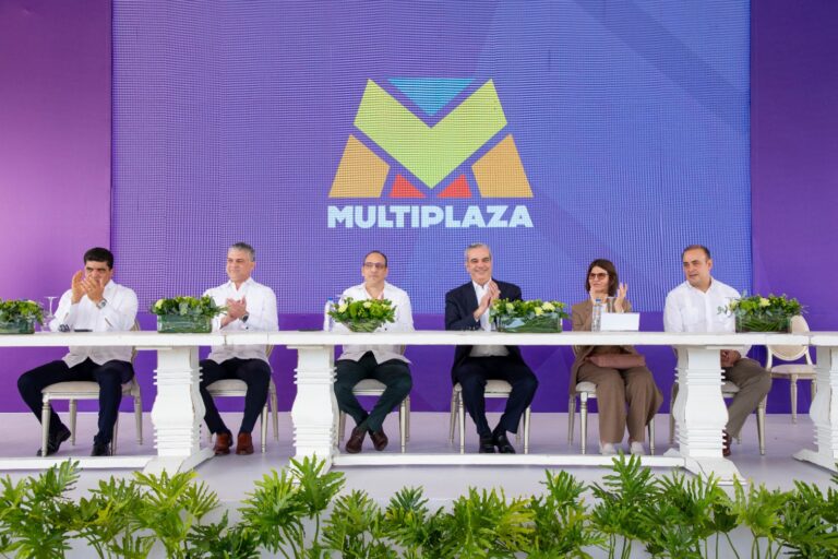 Grupo Ramos Inaugura nueva Multiplaza en Santo Domingo Este con la presencia del presidente Luis Abinader