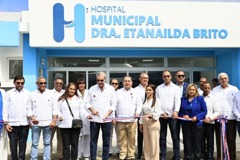 Presidente Abinader entrega ampliación de Emergencia y remozamiento general Hospital Etanailda Brito en Las Guáranas