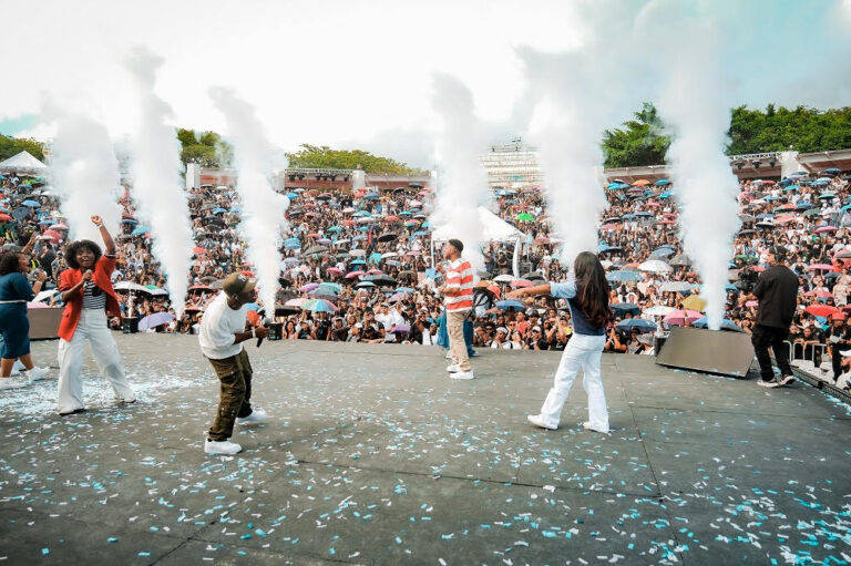 Movimiento Somos Uno CNJ 2025 presenta «Alta Mar»: Miles de jóvenes se reúnen en el Mirador del Parque del Este para adorar a Dios