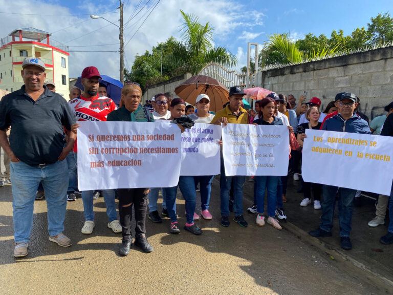 Dirección de Participación Comunitaria y APMAE abogan por el regreso a clases tras 39 días de paralización por parte de la ADP