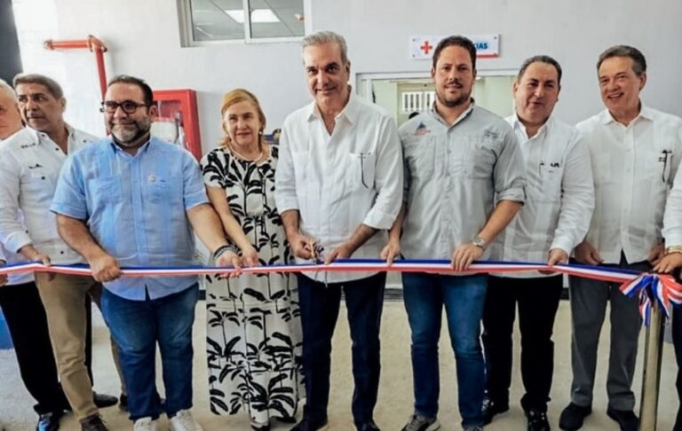 Presidente Abinader y Ministro Bonilla entregan Hospital Municipal  Octavia Gautier de Vidal en Jarabacoa