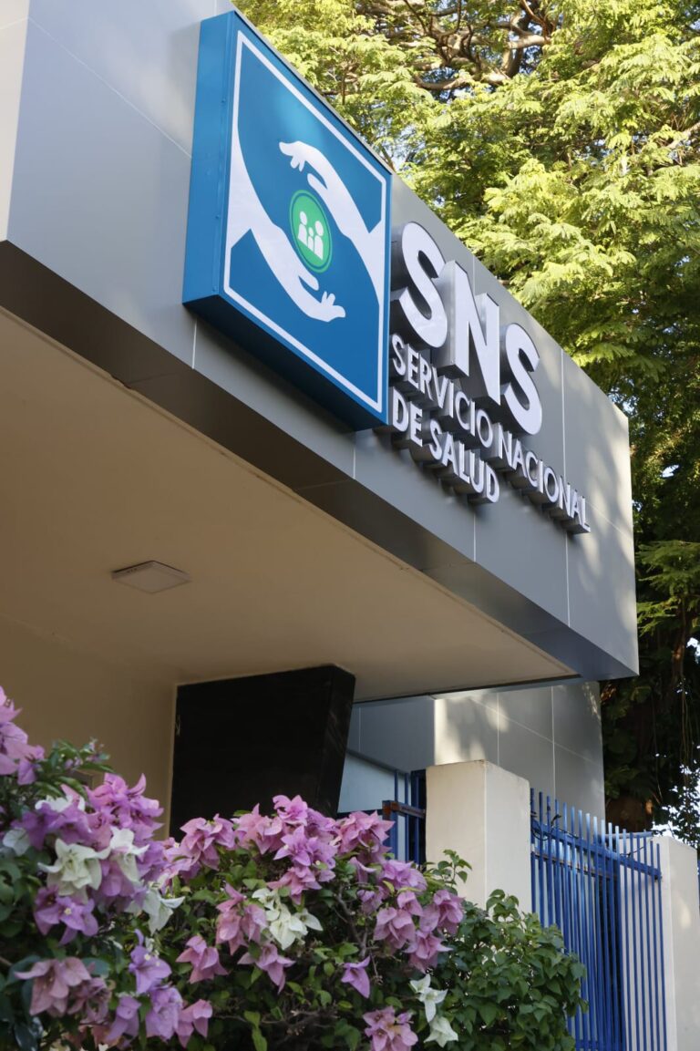 SNS regulariza pagos a personal Centro de Gastroenterología