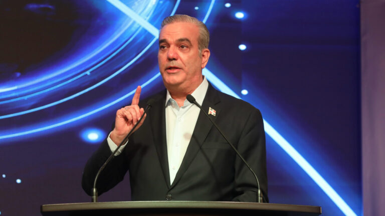 Presidente Abinader destaca cualidades humanas y profesionales del doctor Rafael Lantigua durante reconocimiento realizado por el Consulado Dominicano en Nueva York