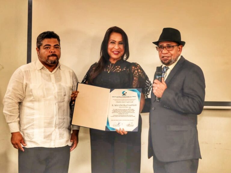 Cundo Camarena resalta trayectoria profesional de Ada Guzmán