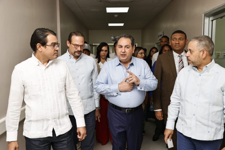 Director SNS resalta avances en hospitales de Cibao Norte
