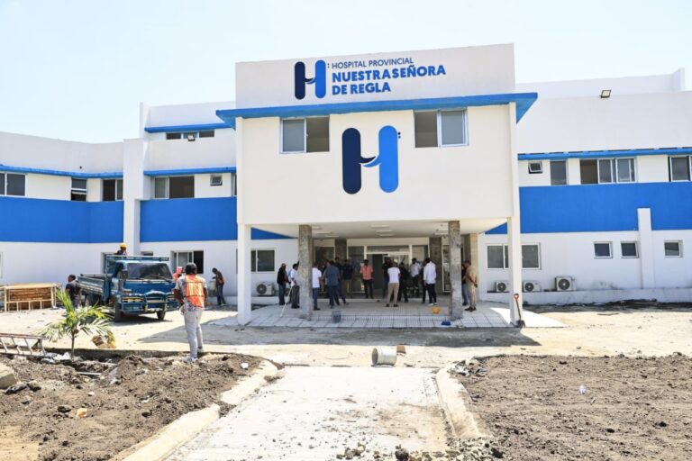 Director SNS supervisa remozamiento de hospitales en Yaguate y Baní