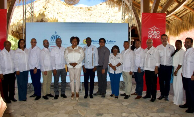 Gobierno impulsa producción sostenible de abastecimiento de alimentos a hoteles de Pedernales y región sur