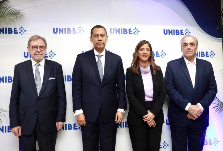 INDOTEL y UNIBE reúnen a comunidad periodística y académica en foro «Redes Sociales, Periodismo y Democracia»