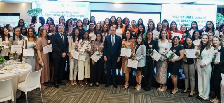 MICM  y AIRD presentan la Hoja de ruta para el cierre de brechas de género en la industria manufacturera local de República Dominicana 2025-2028