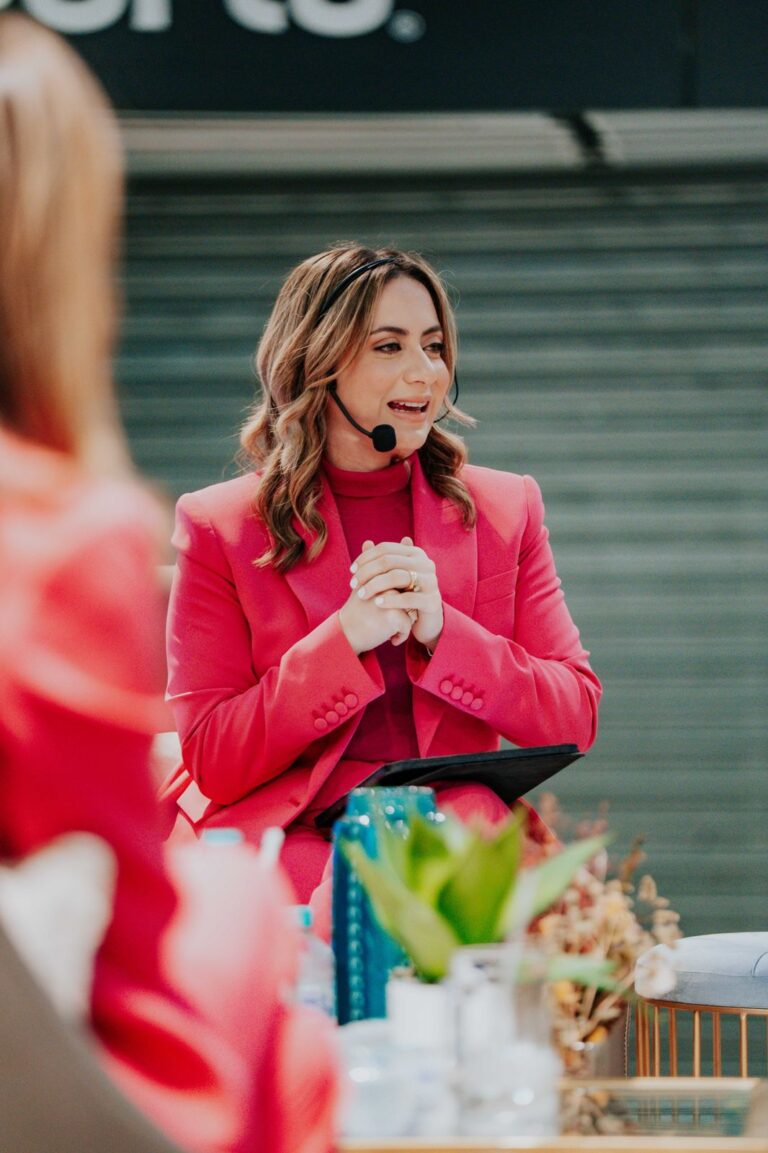 Gloria Reyes lidera el panel «Mujer Actúa Hoy», un espacio de inspiración y crecimiento 