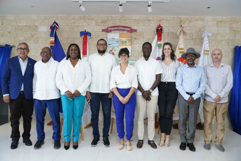 Fedomu y Asociación Andaluza de Desarrollo presentan proyecto beneficiará municipios Región Yuma