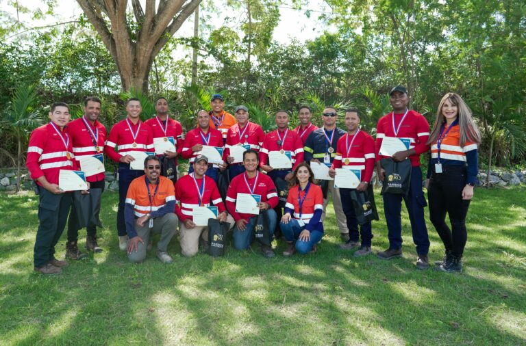 Reconocen brigada de rescate por su valentía y solidaridad