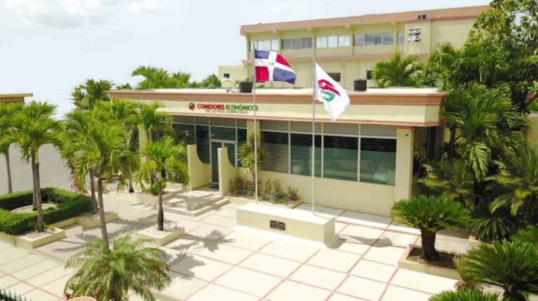 Comedores Económicos del Estado Dominicano (CEED) obtiene por parte del MAP un 100% por cumplimiento a  Carta Compromiso
