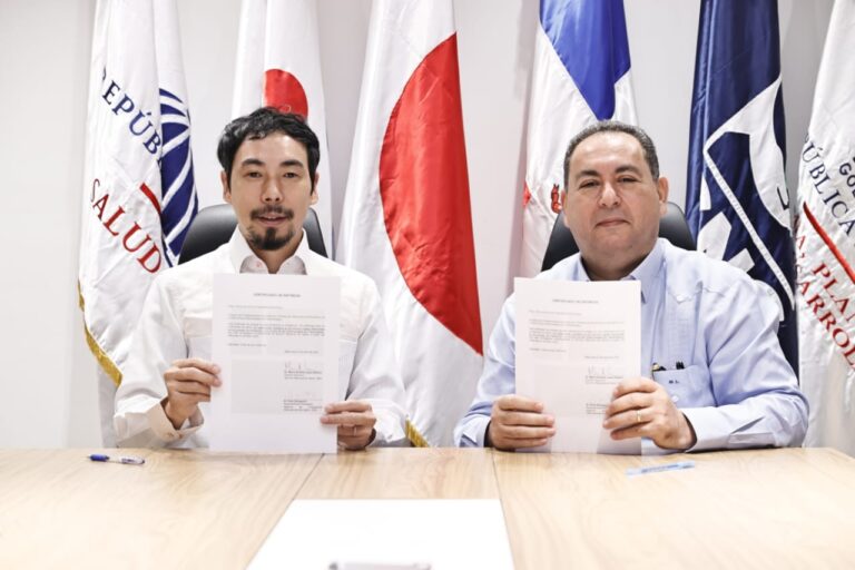 SNS recibe 120 uniformes de la JICA para fortalecer labor promotores de salud