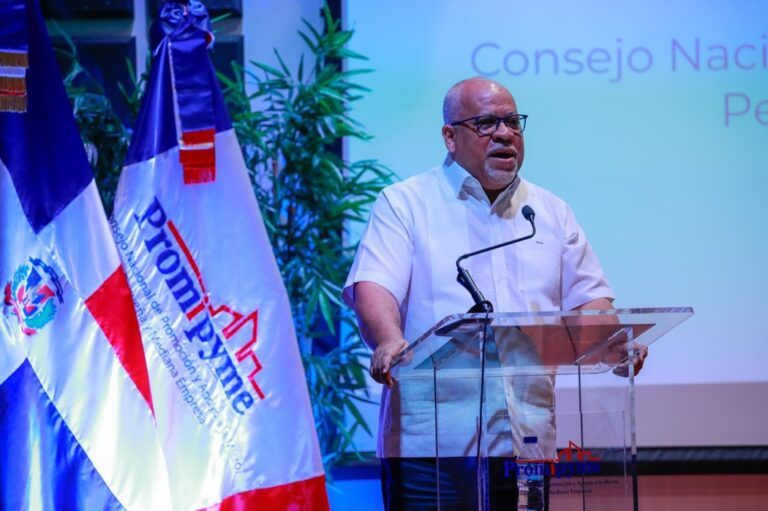 Promipyme entrega créditos por RD$62 millones beneficiando 360 microempresarios en Baní