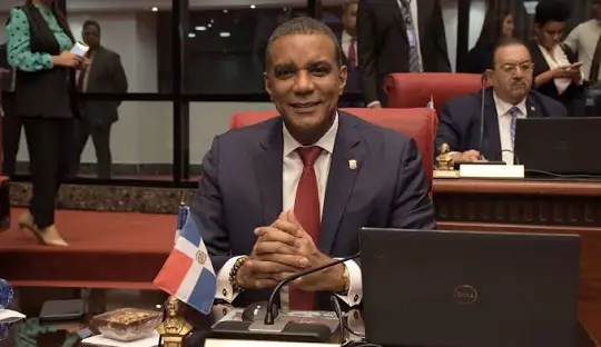 Senador Carlos Gómez lidera respuesta del Gobierno ante desastre en Espaillat