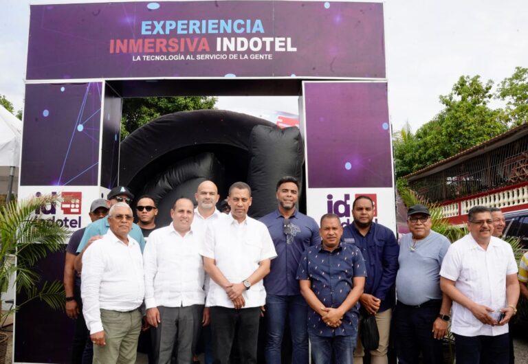 INDOTEL lleva Domo Inmersivo a Montecristi; ciudadanos se sumergen en experiencia tecnológica