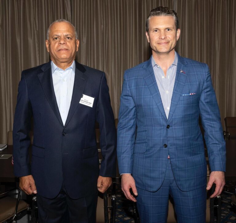 Ministro de Defensa de RD sostiene reuniones estratégicas con el secretario de Defensa de EE. UU. y el comandante del Comando Sur durante CENTSEC 2025
