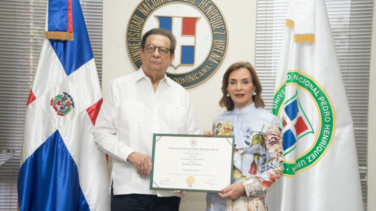 La UNPHU reconoce como Egresada Distinguida a Haydée Kuret de Rainieri