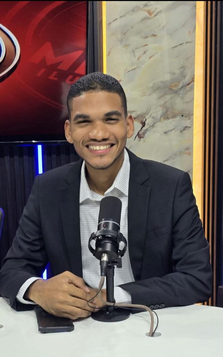 HELIOENAY CASTRO: El  modelo de joven que se necesita en este tiempo